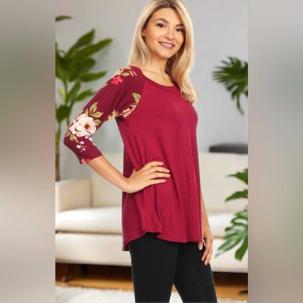 Small NEW Womens Maroon Top, Floral 3/4 Sleeve Shirt